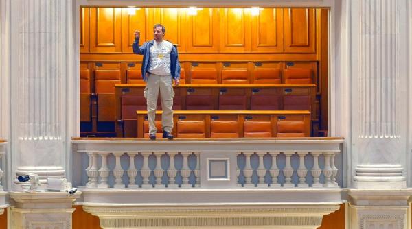 adrian sobaru interviu patru ani de cand s a aruncat de la balconul parlamentului