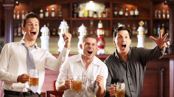 bancul zilei cearta in bar intre trei ardeleni