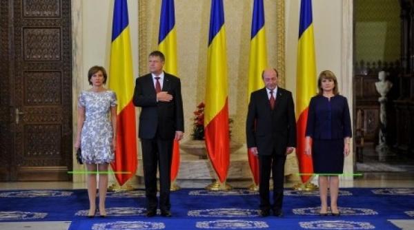 carmen iohannis criticata pentru inuta de la investirea lui klaus iohannis