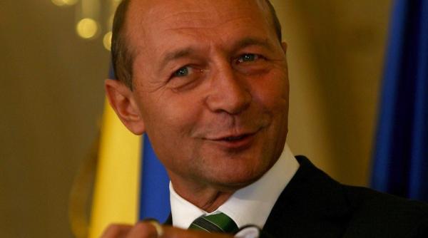 theodor paleologu pentru traian basescu sa mai improspateze putin anturajul