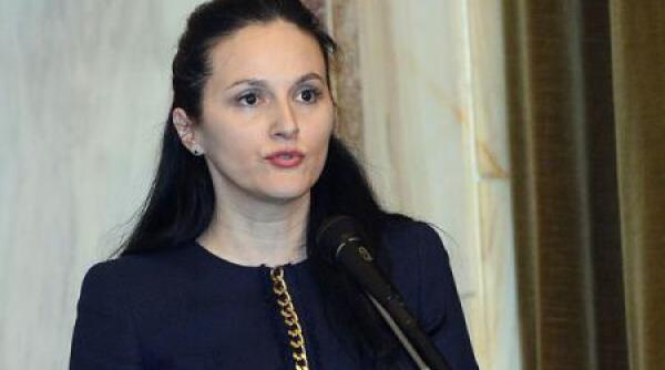 alina bica ma simt taiata bucata cu bucata ce spune lucian bolca