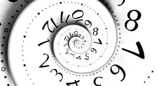 universul oglinda lumea in care timpul curge invers