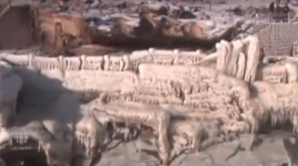 spectacol incredibil al naturii una dintre cele mai mari cascade din china a inghe at video