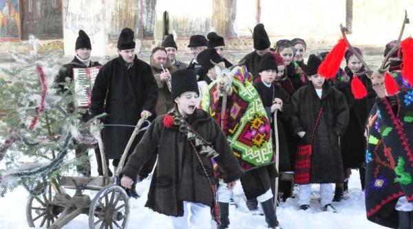 plugu or klaus iohannis actualul pre edinte are ce primea doar nicolae ceau escu