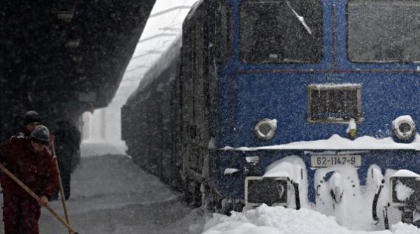 barbat in stare grava dupa ce un tren a lovit autoutilitara in care se afla