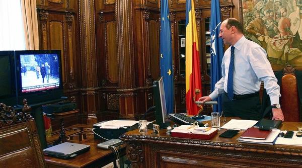 sebastian lazaroiu il contrazice pe klaus iohannis de ce nu a ales biroul lui traian basescu