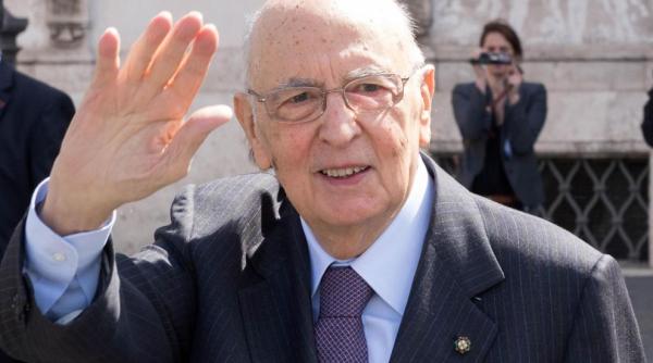 giorgio napolitano pre edintele italiei demisioneaza