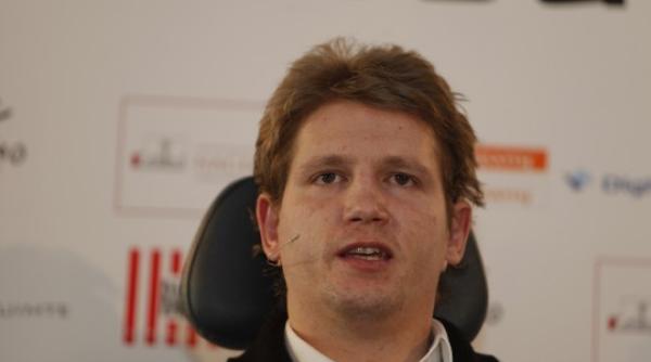 mihai ne u ma apropii de 4 ani ori dar inca nu umblu