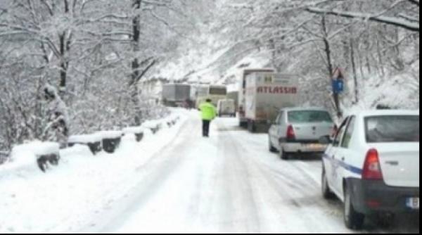 poiana bra ov poli ia a interzis temporar accesul cu ma inile persoanle