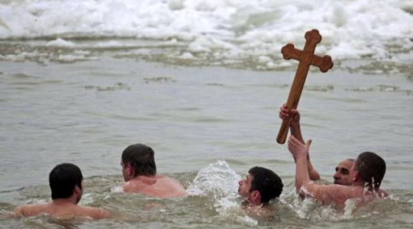 gluma de boboteaza ce anun bizar a publicat un roman