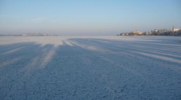 alerta pe lacul siutghiol trei persoane au cazut in apele inghe ate
