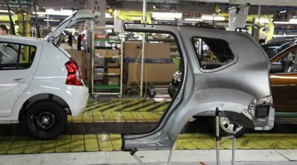 probleme la dacia tensiuni intre angaja i i conducere s ar putea ajunge la proteste