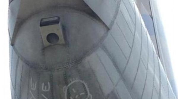 un echipaj united airlines care a refuzat imbarcarea din cauza unui mesaj diabolic concediat