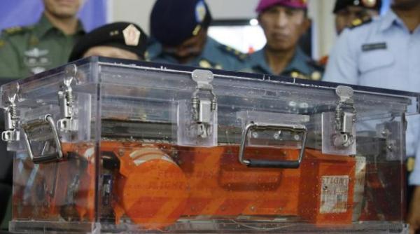 avion air sia dosparut  cutiile negre au fost recuperate