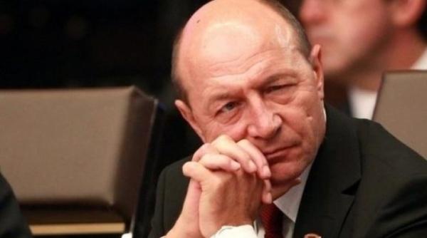 basescu surprins la vila din mihaileanu