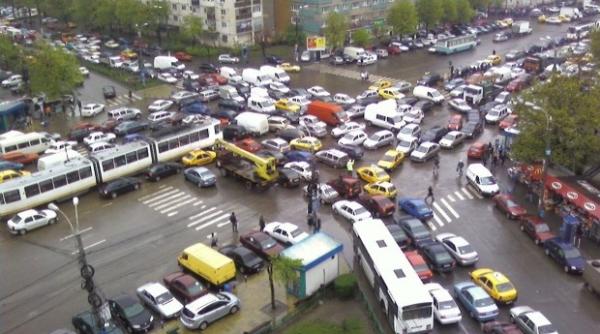 solu ie geniala la ambuteiaje sensul giratoriu modificat video