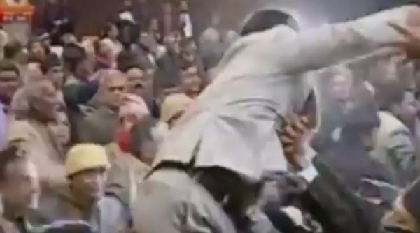 bataie in parlamentul din nepal pentru definitivarea noii constituprc c8prc 9bii