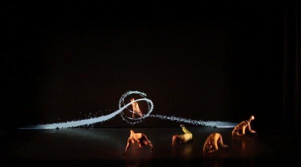 pixel show cu un incredibil impact vizual video