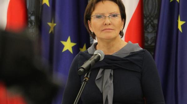 criza franc elve ian premierul poloniei sunt de partea ceta enilor nu a bancilor