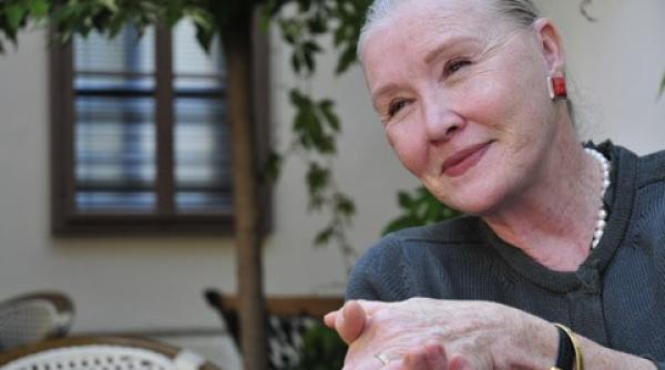 demis roussos a fost casatorit cu o romanca din cluj