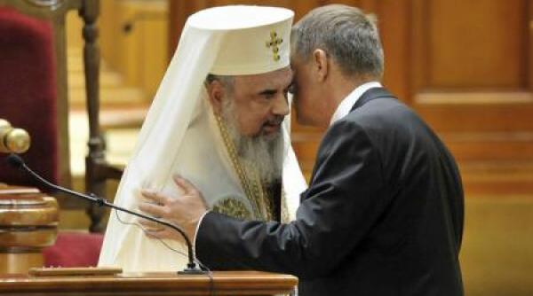 klaus iohannis la liturghia oficiata de patriarhia romana