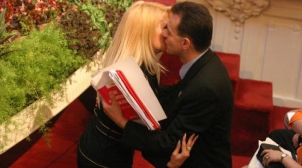 ludovic orban elena udrea a crapat usa in sufrageria intunecata a lui traian basescu