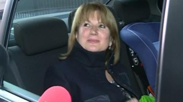 maria basescu despre mezinul familiei lui traian basescu e ca un pisoia