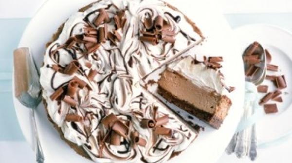 prajitura cu ciocolata si crema de branza  reteta 