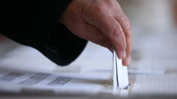comisia de cod electoral a votat pentru mai pu ini parlamentari cum vor fi ale i primarii i consilierii jude eni i locali
