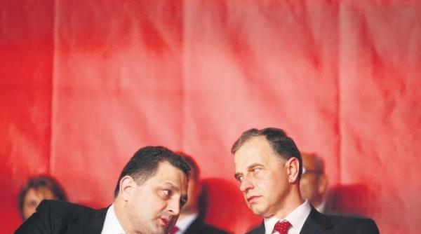 mircea geoana i marian vanghelie suprin i in parlament in zona grupului pnl