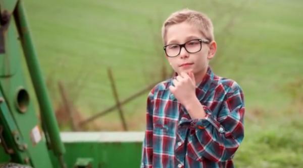 reclama doritos in care porcul zboara video