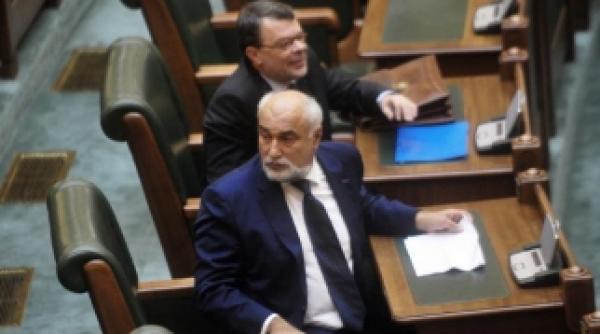 varujan vosganian senatorii sa jure cu mana pe biblie ca