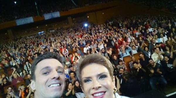 mircea badea alaturi de teo trandafir la sala palatului 20 de ani de televiziune