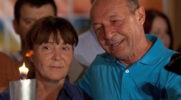 traian basescu adeziune online la asocia ia fondata de monica macovei