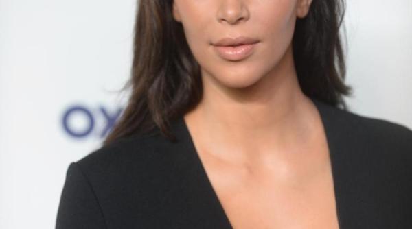 sora mai mare a lui kim kardashian vorbe te romana