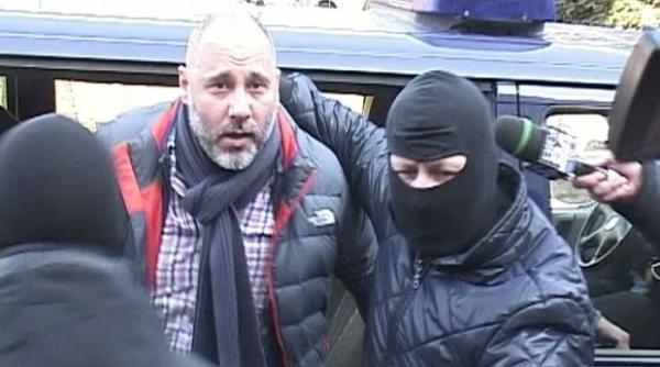 dna iulian her anu i al i trei oameni de afaceri re inu i pentru 24 de ore