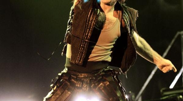 bruce dickison solistul trupei iron maiden diagnosticat cu cancer