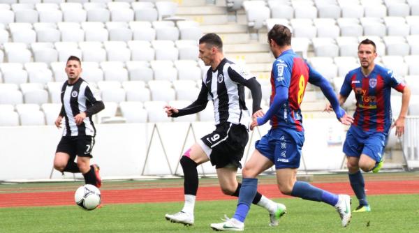 u cluj amenin a ca nu se mai prezinta la meciuri din cauza arbitrilor