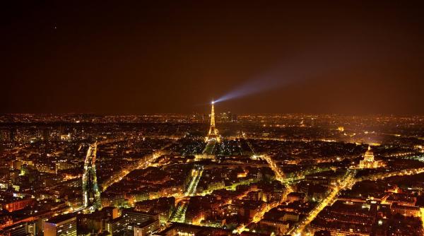 drone necunoscute au survolat parisul pe timpul noptii