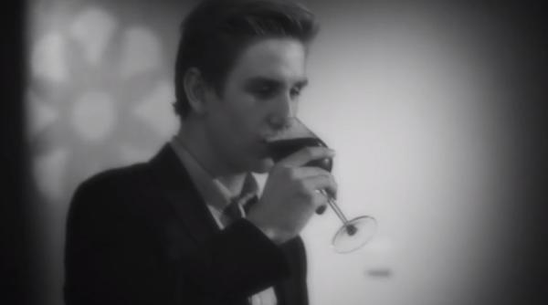 clip vertic cum s ar comporta clien ii agen iilor de publicitate intr un bar video