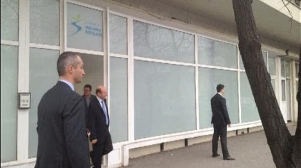 traian basescu pmp a dat primul semnal acest partid