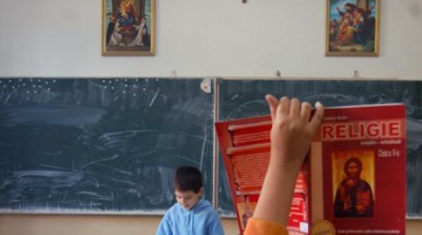 profesoara de matematica lovitura pentru ora de religie