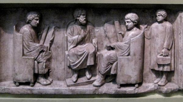 unde si cand a aparut prima scoala