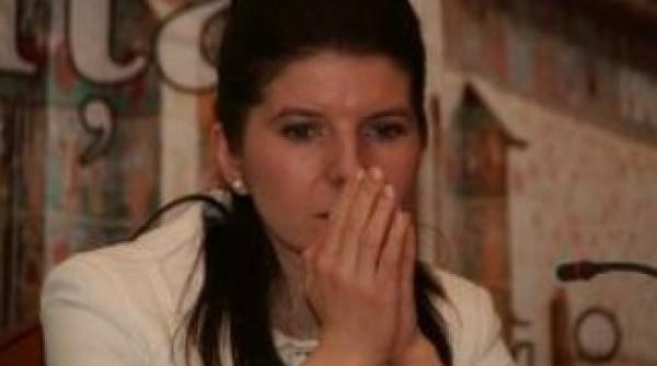 monica iacob ridzi vizitata la jilava de cei doi copii inainte de ziua interna ionala a femeii