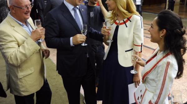 claudia apardel i a deschis cabinet in bra ov avertisment pentru autorita ile locale