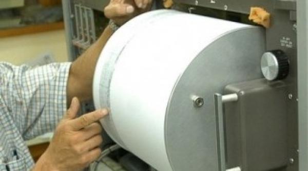 doua cutremure de 8 martie in romania