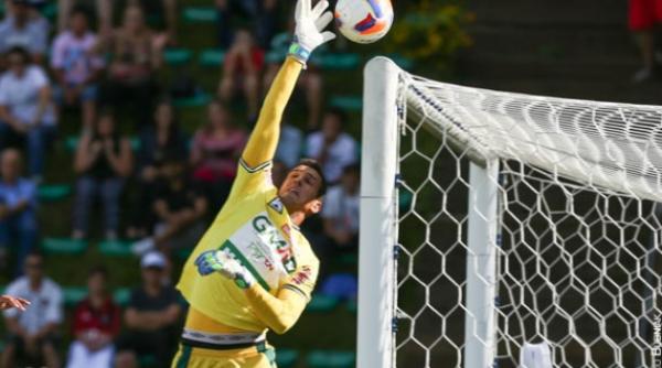 gol fabulos marcat de la 85 de metri de un portar video