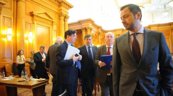 ioan chelaru in locul lui crin antonescu la efia comisiei de revizuire a constitu iei