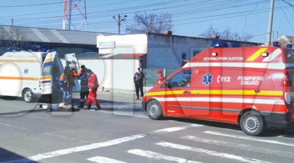 un barbat s a zbatut minute in ir pe asfalt in timp ce ambulan a era la spalatorie