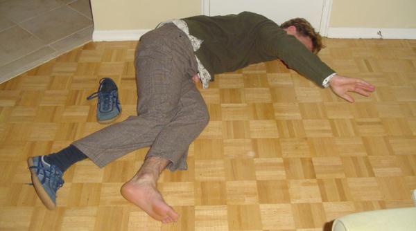 bancul zilei un be iv ajunge acasa in toiul nop ii